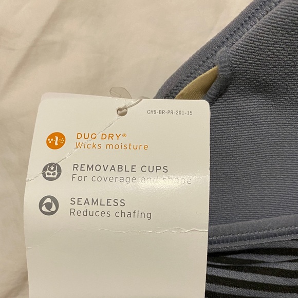 New with tags Sports Bra - Picture 4 of 4